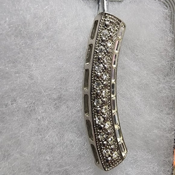 Avon NR Rhinestone Encrusted Silver Tone Slider Pendant Collar Necklace - Picture 1 of 5